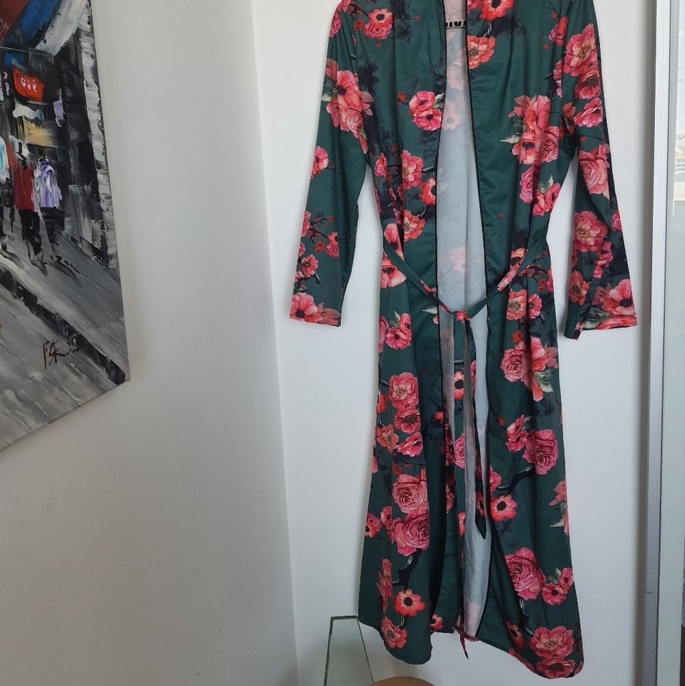 Floral Kimono Inspired Robe - Picture 2 of 5